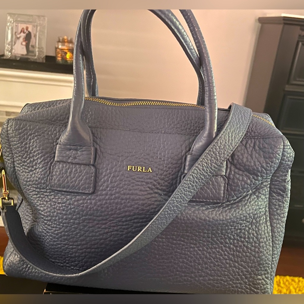 PRE LOVED PEBBLED BLUE LEATHER FURLA HANDBAG AND CROSSBODY